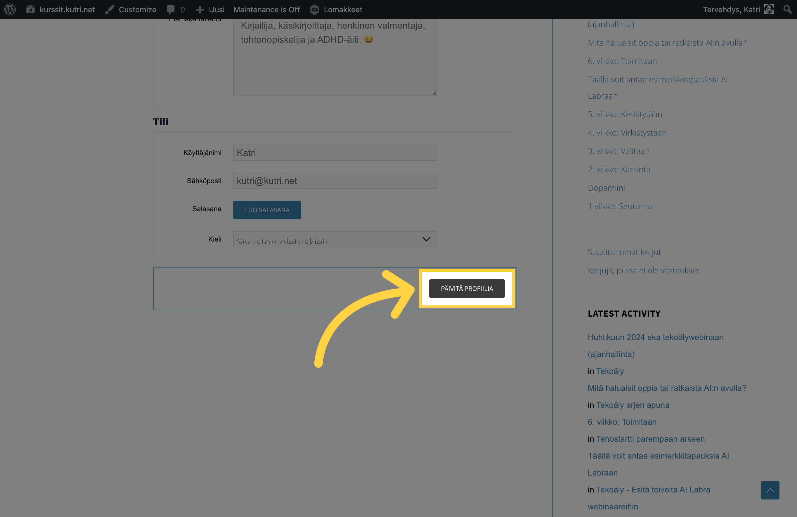 Mene sivun alalaitaan, ja klikkaa 'Päivitä profiilia'